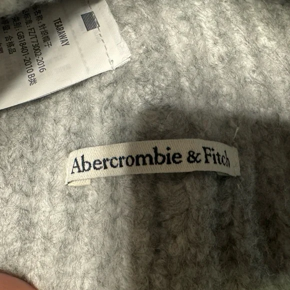 Abercrombie beanies set of 2 tan grey - Picture 2 of 3